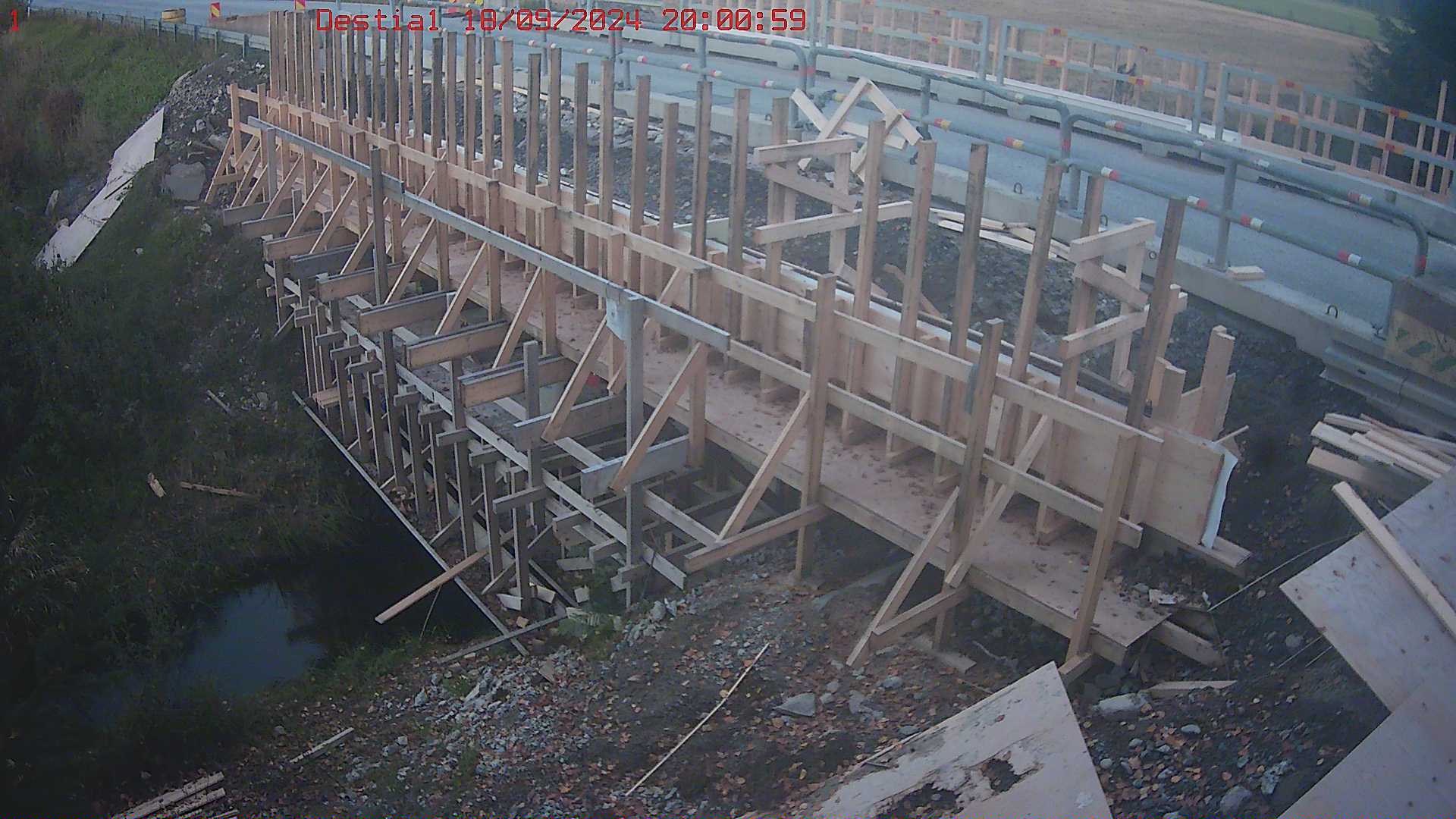 Klikkaa kuvaa, niin se avautuu esikatseluun. Klikkaa kuvan linkkiä, niin se avautuu uuteen ikkunaan täyskokoisena.